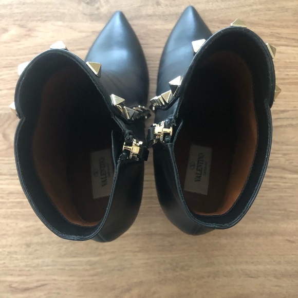 NIB $1245 Valentino Garavani Rockstud Pointy Toe Leather Bootie - 6US / 36EU! - Picture 8 of 15